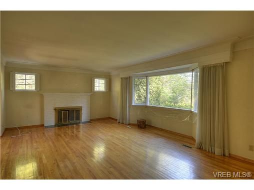 Photo 7: Photos: 2987 Baynes Rd in VICTORIA: SE Ten Mile Point House for sale (Saanich East)  : MLS®# 726592