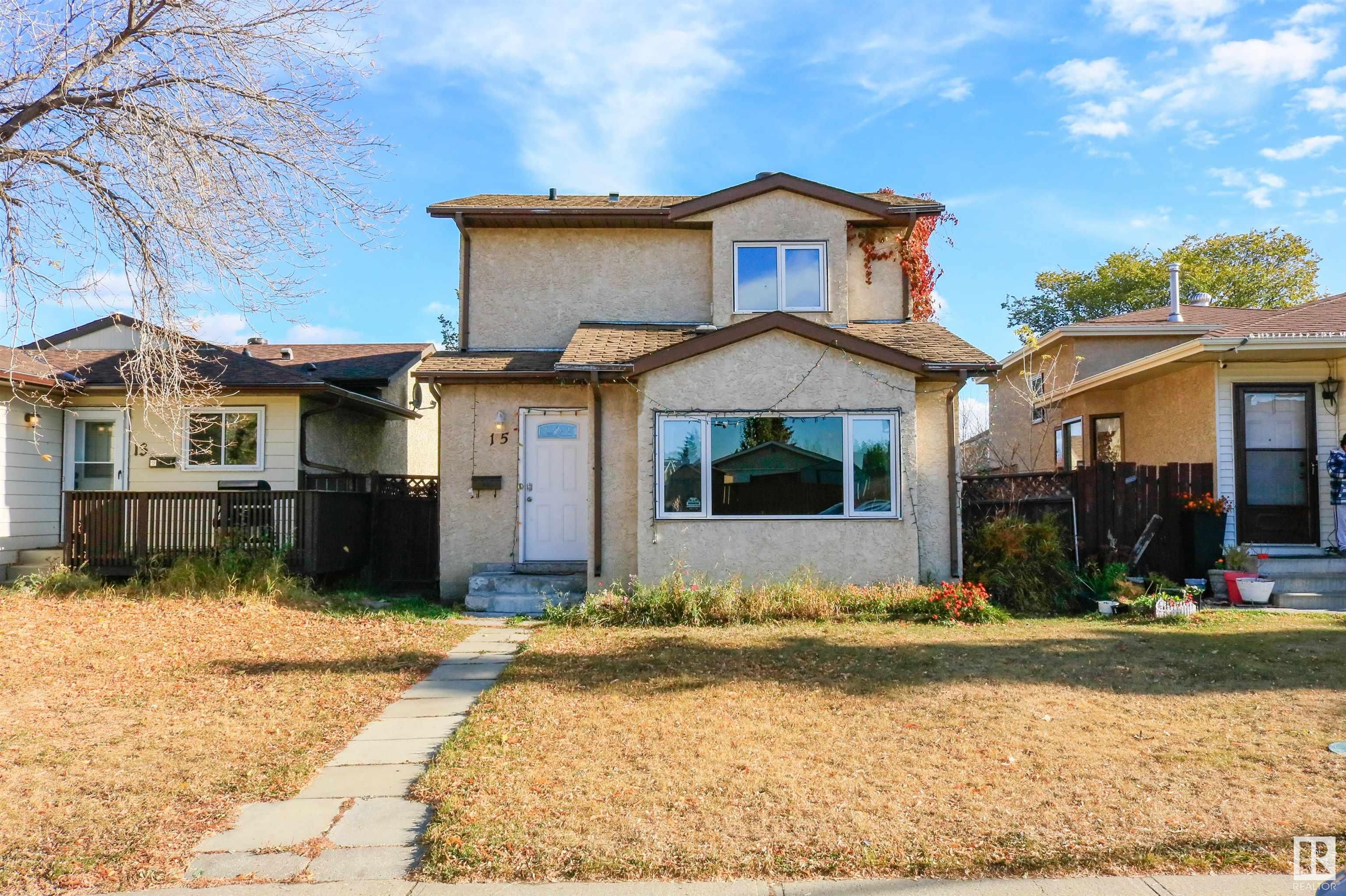 Main Photo: 15 KINISKI Crescent in Edmonton: Zone 29 House for sale : MLS®# E4318800