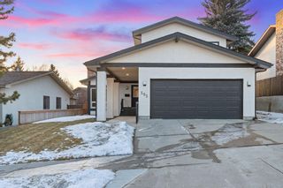 Main Photo: 585 Silvergrove Drive NW in Calgary: Silver Springs Detached for sale : MLS®# A1178745