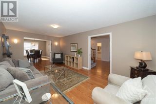 Photo 5: 48 MARBLE ARCH CRESCENT in Ottawa: House for sale : MLS®# 1377087