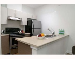Photo 5: 405 5692 KINGS Road in Vancouver: University VW Condo for sale in "GALLERIA" (Vancouver West)  : MLS®# V652414