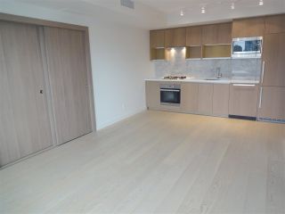 Photo 2: 2007 68 SMITHE Street in Vancouver: Downtown VW Condo for sale in "ONE PACIFIC" (Vancouver West)  : MLS®# R2372618