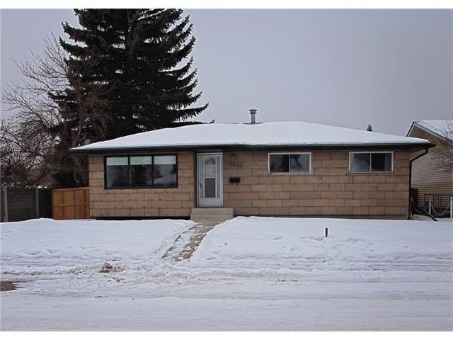 Main Photo: 9835 ALCOTT Road SE in Calgary: Acadia House for sale : MLS®# C4045268