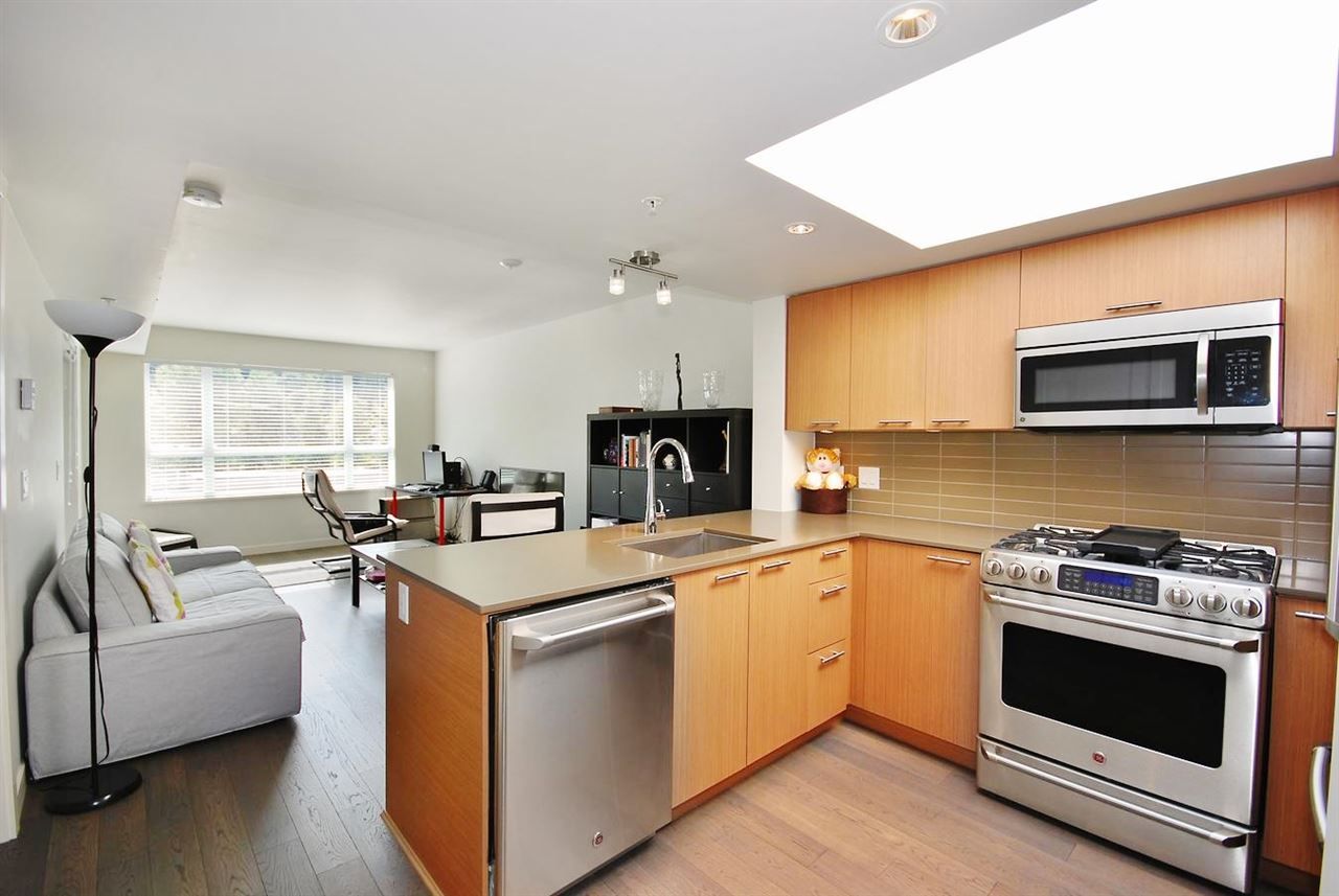 Main Photo: 605 95 MOODY Street in Port Moody: Port Moody Centre Condo for sale in "THE STATION" : MLS®# R2044618