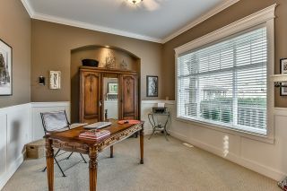 Photo 10: 18568 66A AVENUE in Cloverdale: Home for sale : MLS®# R2034217