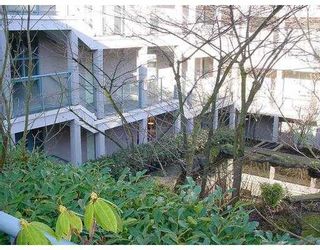 Photo 3: 2 1386 W 6TH Avenue in Vancouver: Fairview VW Condo for sale in "NOTTINGHAM" (Vancouver West)  : MLS®# V660226
