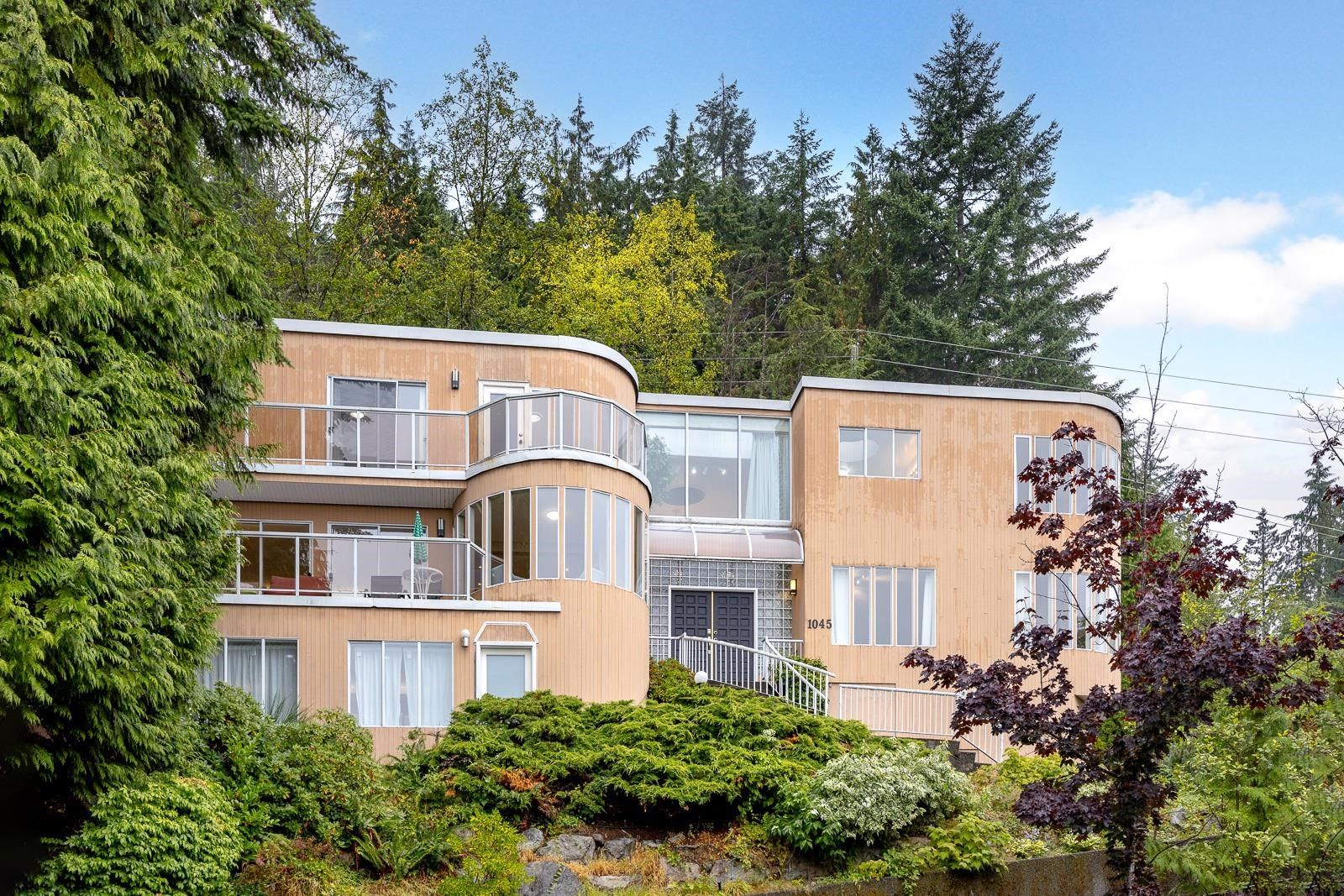 Main Photo: 1045 MILLSTREAM Road in West Vancouver: British Properties House for sale : MLS®# R2803549