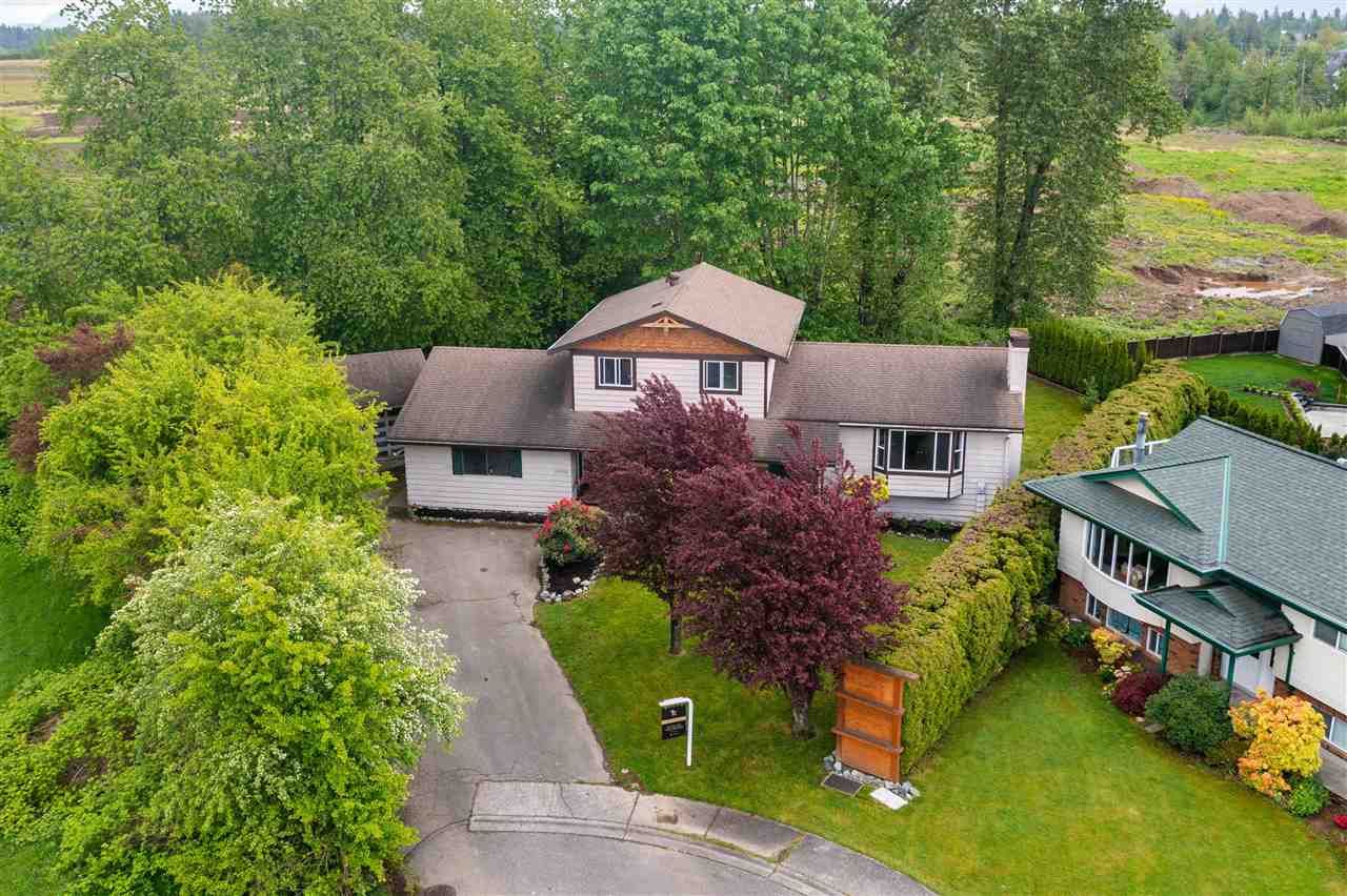 Main Photo: 27590 33A Avenue in Langley
