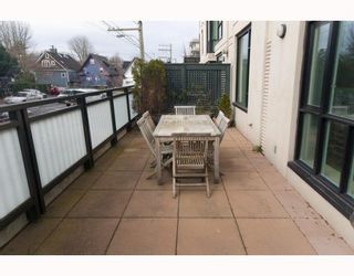 Photo 10: 104 2515 ONTARIO Street in Vancouver: Mount Pleasant VW Condo for sale in "ELEMENTS" (Vancouver West)  : MLS®# V807219