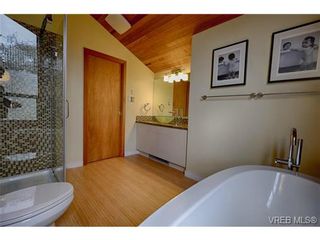 Photo 11: 2094 Quimper St in VICTORIA: OB Gonzales House for sale (Oak Bay)  : MLS®# 695948