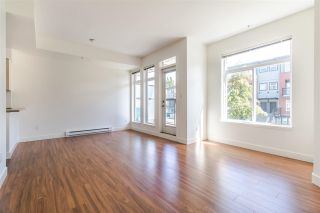 Photo 2: 209 5649 KINGS Road in Vancouver: University VW Townhouse for sale in "GALLERIA" (Vancouver West)  : MLS®# R2400501
