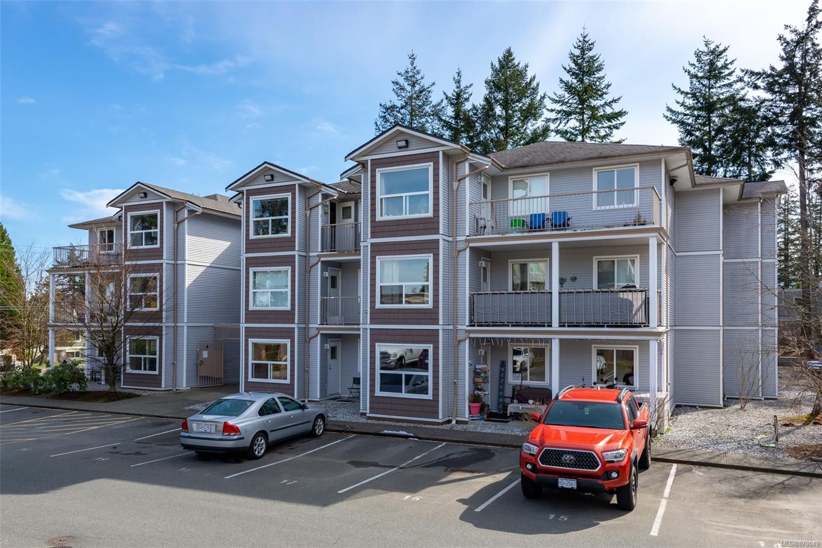 Main Photo: 203 262 Birch St in Campbell River: CR Campbell River Central Condo for sale : MLS®# 870049