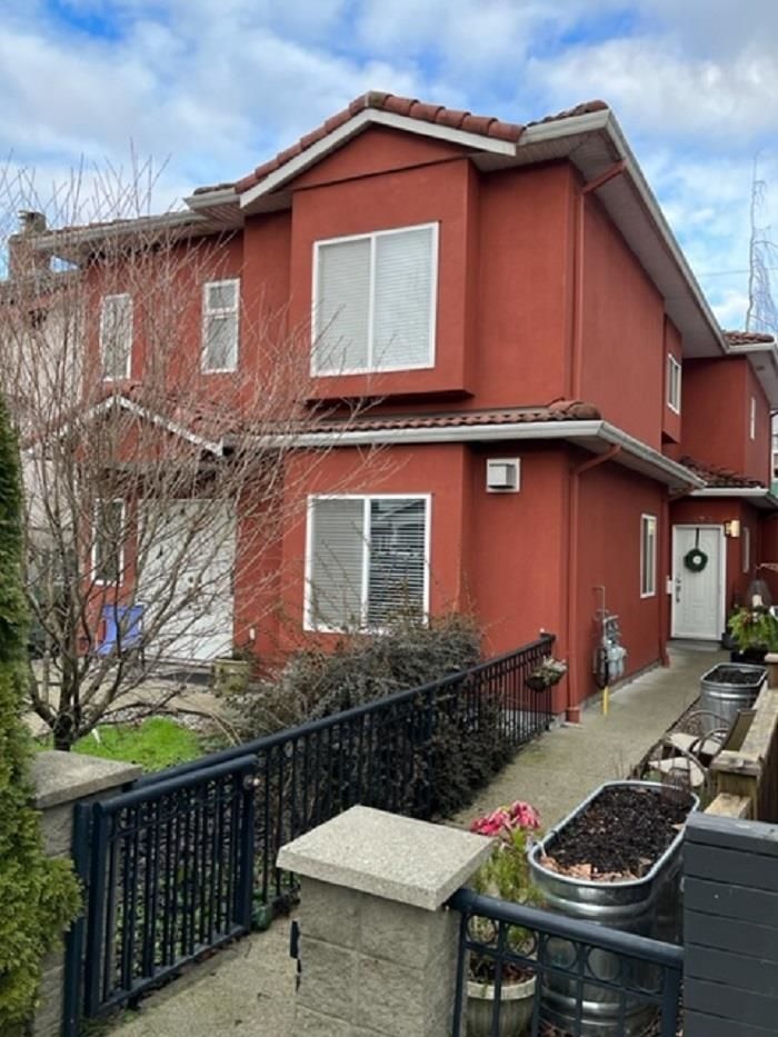 Main Photo: 479 E 16TH Avenue in Vancouver: Mount Pleasant VE 1/2 Duplex for sale (Vancouver East)  : MLS®# R2643508