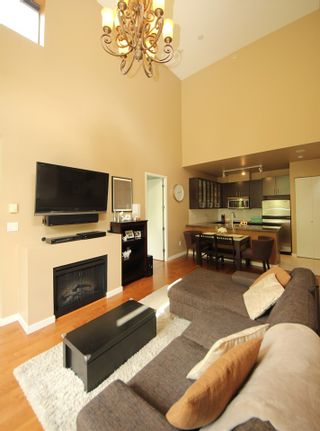 Photo 3: TH5 4250 DAWSON Street in Burnaby: Brentwood Park Townhouse for sale in "OMA" (Burnaby North)  : MLS®# R2090619