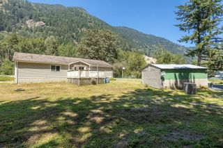Photo 19: 40382 NORTH PARALLEL Road in Abbotsford: Sumas Mountain House for sale : MLS®# R2747259