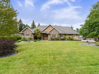 Photo 1: 4648 Montrose Dr in COURTENAY: CV Courtenay South House for sale (Comox Valley)  : MLS®# 840199