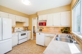 Photo 5: 19938 37 Avenue in Langley: Brookswood Langley House for sale in "Brookswood" : MLS®# R2720254