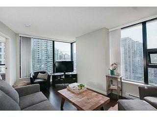 Photo 3: 1805 977 MAINLAND Street in Vancouver: Yaletown Condo for sale in "YALETOWN PARK" (Vancouver West)  : MLS®# V1015754