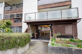 Photo 2: 105 1526 GEORGE Street: White Rock Condo for sale (South Surrey White Rock)  : MLS®# R2671089