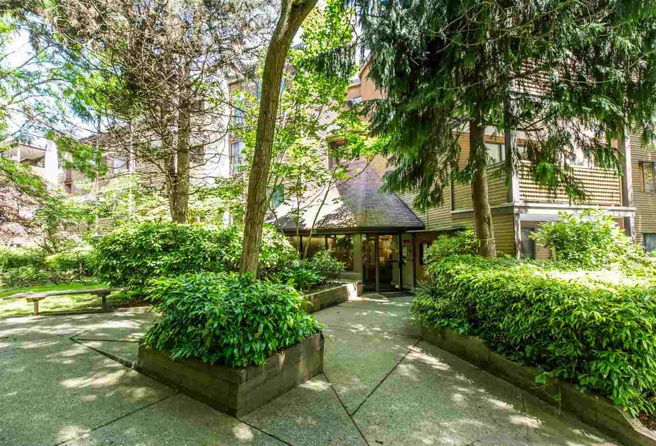 Main Photo: 408 10626 151A Street in Surrey: Guildford Condo for sale in "Lincoln Hill" (North Surrey)  : MLS®# R2176949
