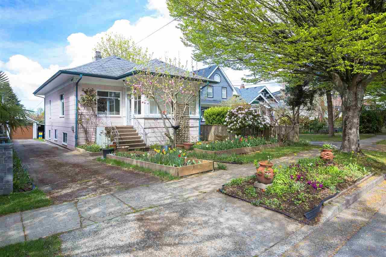 Main Photo: 5855 ST. GEORGE Street in Vancouver: Fraser VE House for sale (Vancouver East)  : MLS®# R2371764