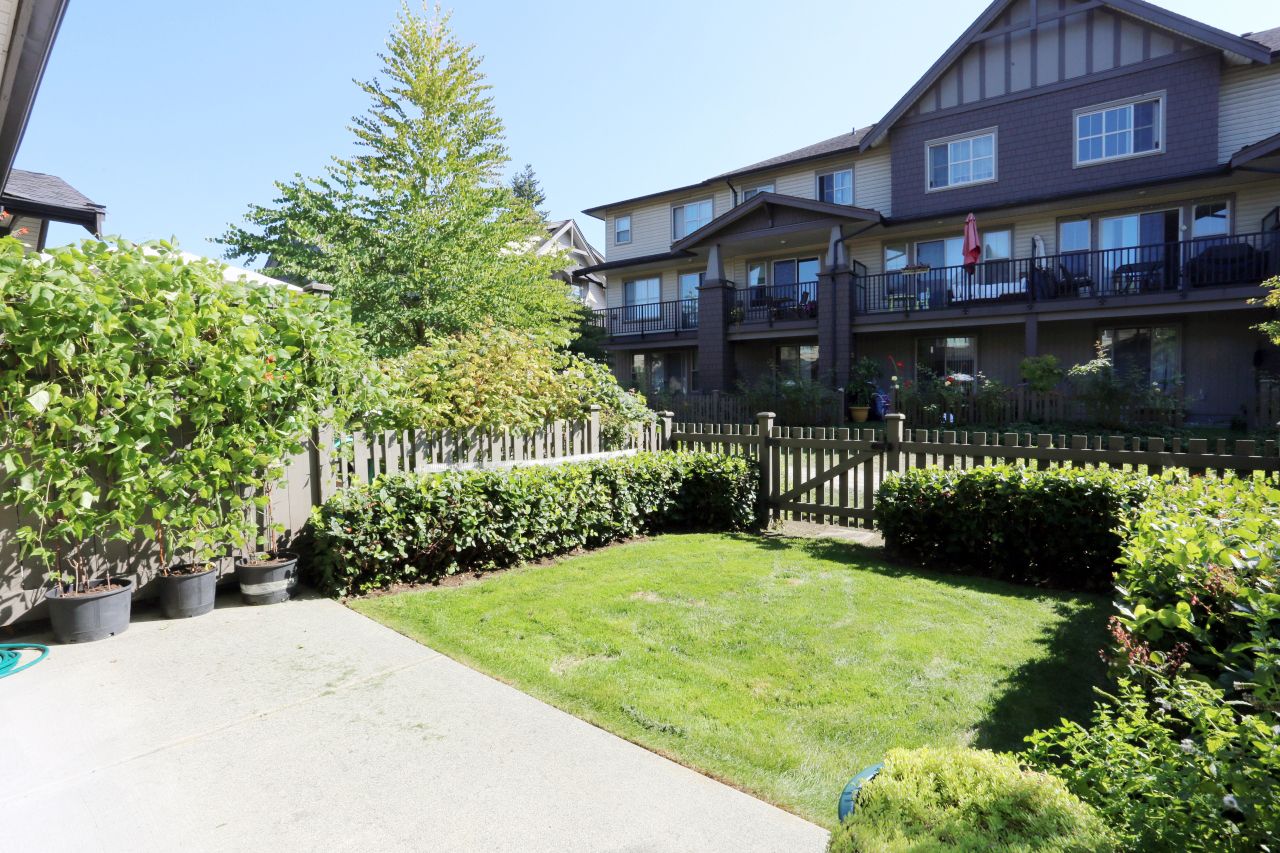 Photo 16: Photos: 32 9525 204 Street in Langley: Walnut Grove Townhouse for sale in "Time at Walnut Grove" : MLS®# R2401753