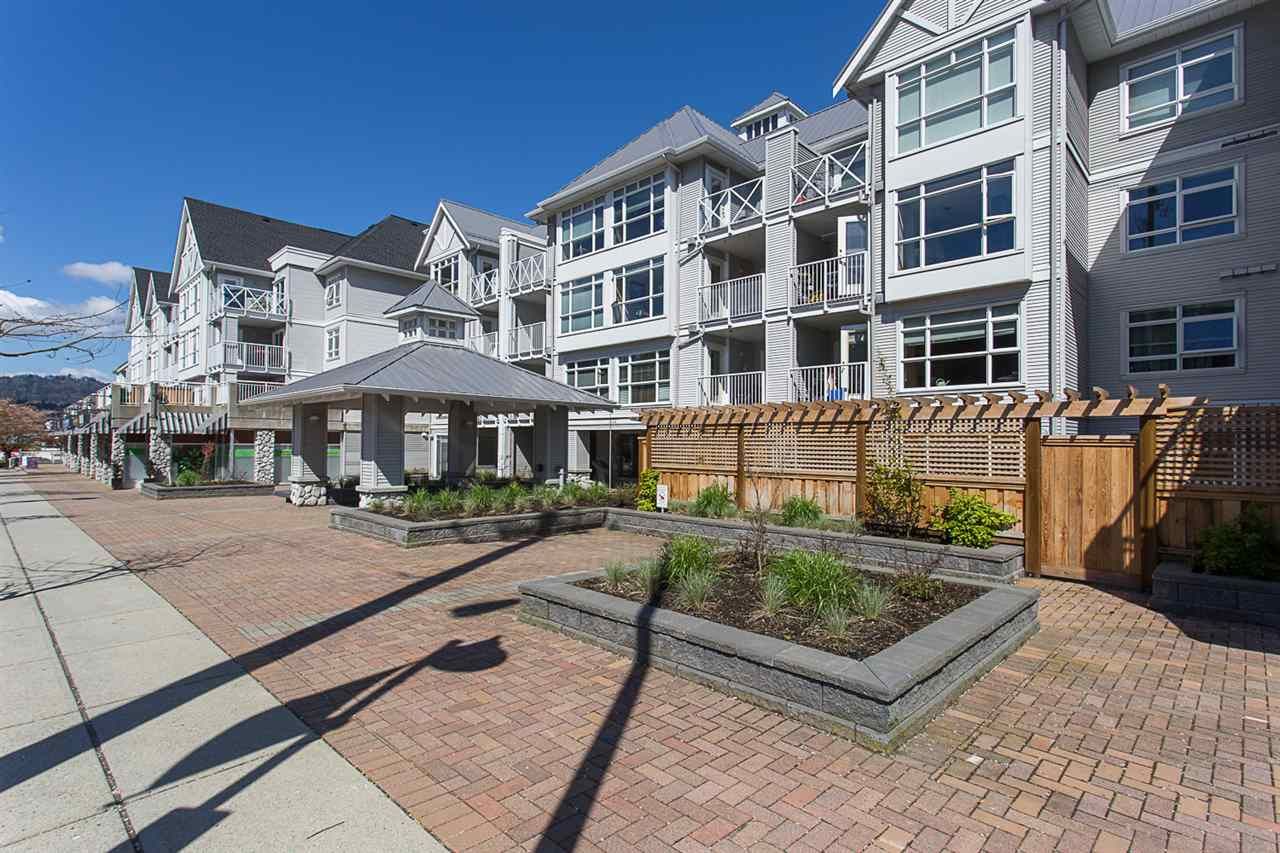 Main Photo: 422 3122 ST JOHNS Street in Port Moody: Port Moody Centre Condo for sale in "SONRISA" : MLS®# R2159286