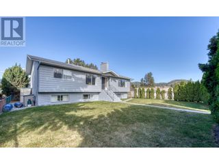 Photo 2: 1220 Glenmore Drive in Kelowna: House for sale : MLS®# 10309172