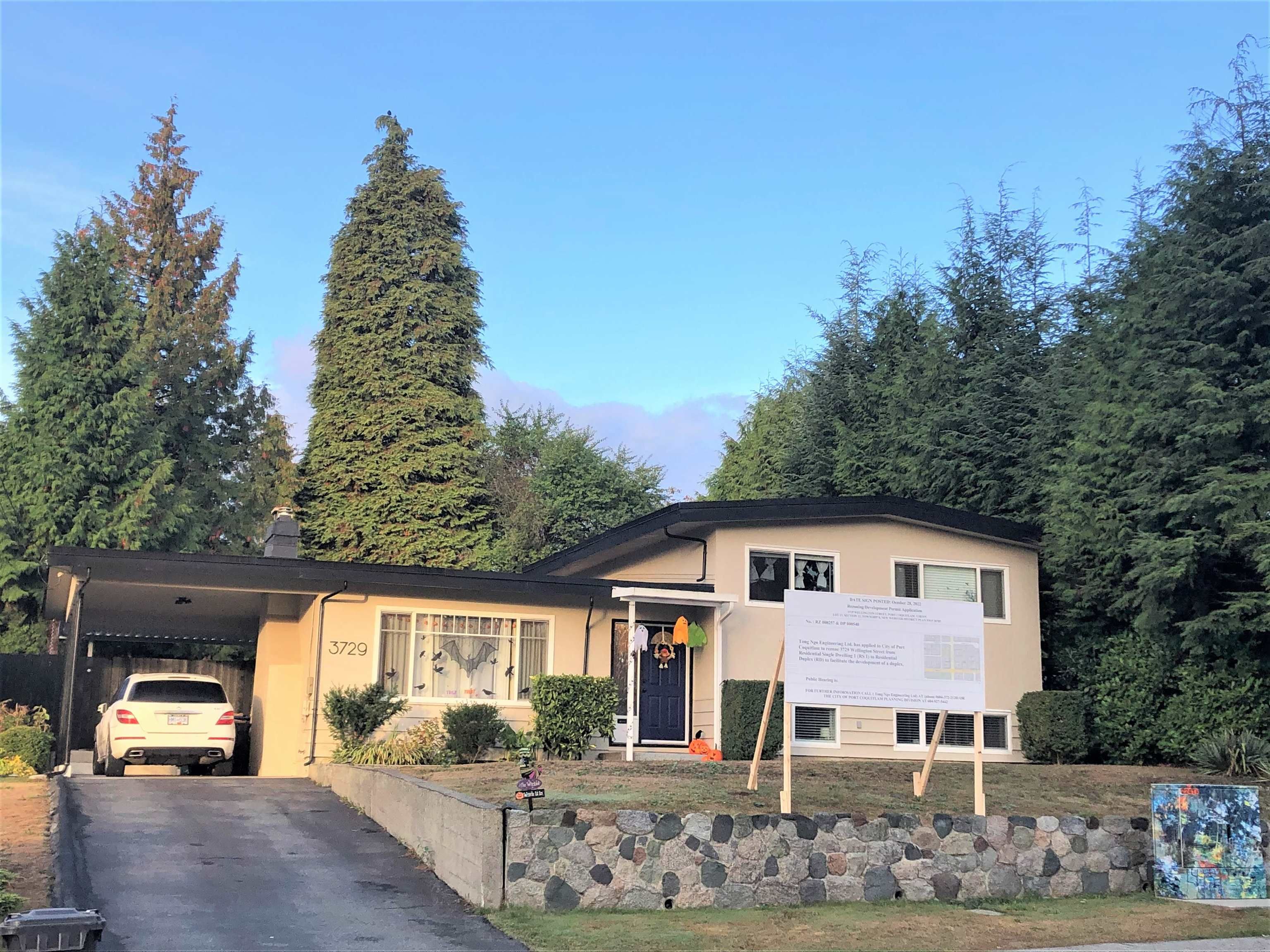 Main Photo: 3729 WELLINGTON Street in Port Coquitlam: Oxford Heights House for sale : MLS®# R2734398