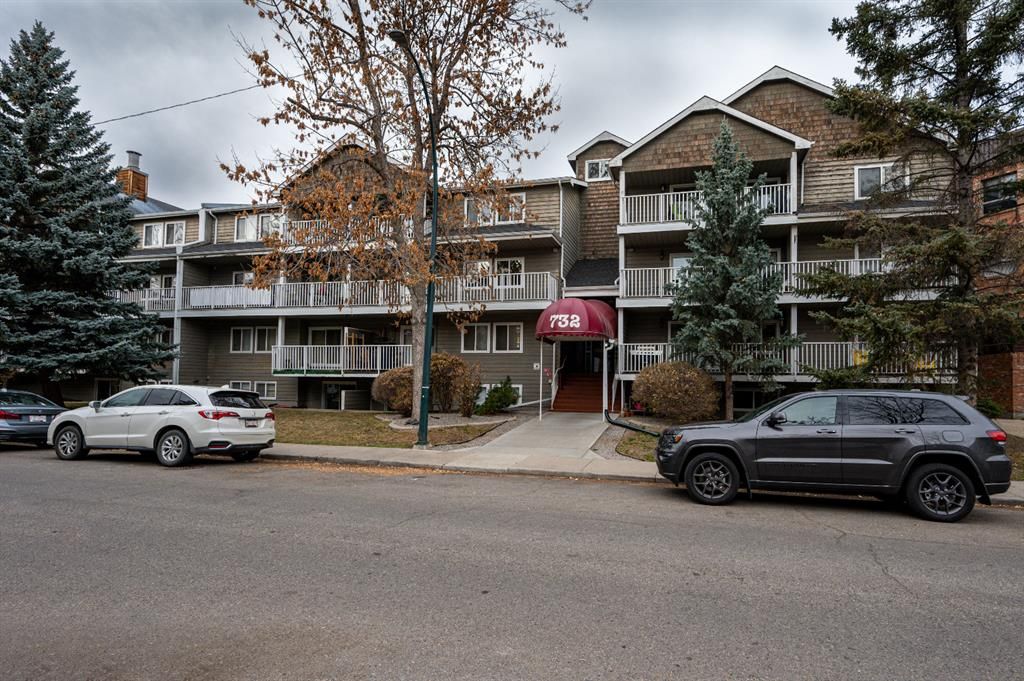 Main Photo: 303 732 57 Avenue SW in Calgary: Windsor Park Apartment for sale : MLS®# A2031306