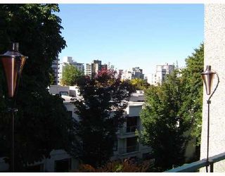Photo 3: 409 1345 COMOX Street in Vancouver: West End VW Condo for sale in "TIFFANY COURT" (Vancouver West)  : MLS®# V672696