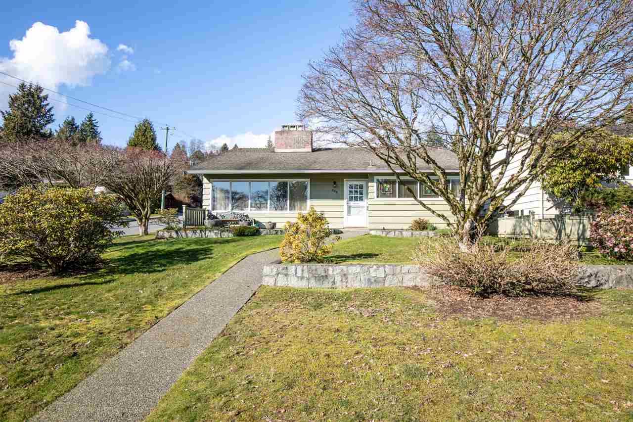 Main Photo: 502 E 18TH STREET in North Vancouver: Boulevard House for sale : MLS®# R2447255