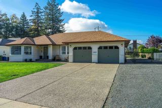 Photo 2: 10027 EDGEWATER Place: Rosedale House for sale (East Chilliwack)  : MLS®# R2827247
