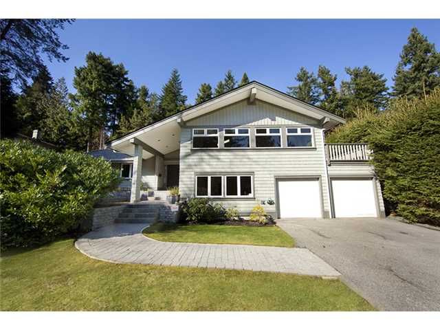 Main Photo: 4640 WOODBURN RD in West Vancouver: Cypress Park Estates House for sale in "CYPRESS PARK ESTATES" : MLS®# V936602