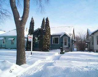 Photo 1: 621 GREENWOOD Place in Winnipeg: West End / Wolseley Single Family Detached for sale (West Winnipeg)  : MLS®# 2600554