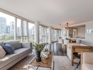 Main Photo: 1001 1383 MARINASIDE Crescent in Vancouver: Yaletown Condo for sale in "The Columbus" (Vancouver West)  : MLS®# R2735968