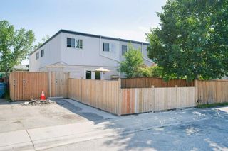 Photo 2: 3623 27A Avenue SE in Calgary: Dover Row/Townhouse for sale : MLS®# A1234294