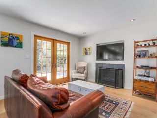 Photo 5: 969 BELVISTA Crescent in North Vancouver: Canyon Heights NV House for sale : MLS®# R2098771