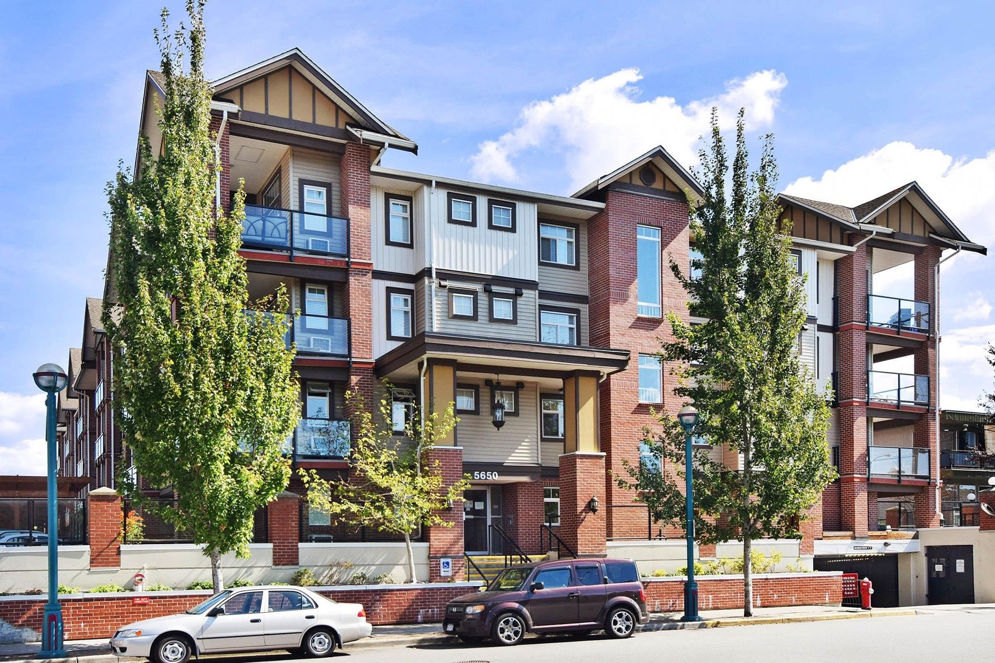 Main Photo: 206 5650 201A St. in Langley: Langley City Condo  : MLS®# R2718012