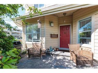 Photo 1: 6 1850 Fern St in VICTORIA: Vi Fernwood Row/Townhouse for sale (Victoria)  : MLS®# 734636
