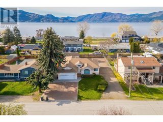 Photo 1: 4123 San Clemente Avenue in Peachland: House for sale : MLS®# 10309722