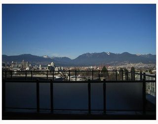 Photo 1: 402 2635 PRINCE EDWARD Street in Vancouver: Mount Pleasant VE Condo for sale (Vancouver East)  : MLS®# V731701