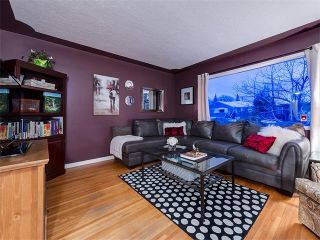 Photo 3: 3327 38 Street SW in Calgary: Glenbrook House for sale : MLS®# C4091989