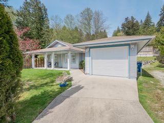 Photo 1: 5943 ST. ANDREWS Place in Sechelt: Sechelt District House for sale in "KINNICKINICK REC AREA" (Sunshine Coast)  : MLS®# R2871791