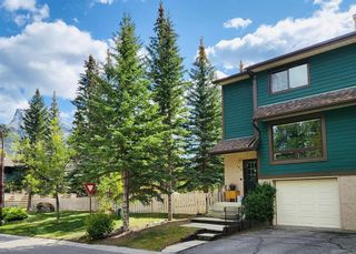Photo 1: 120 Nahanni Drive: Banff Row/Townhouse for sale : MLS®# A2043757