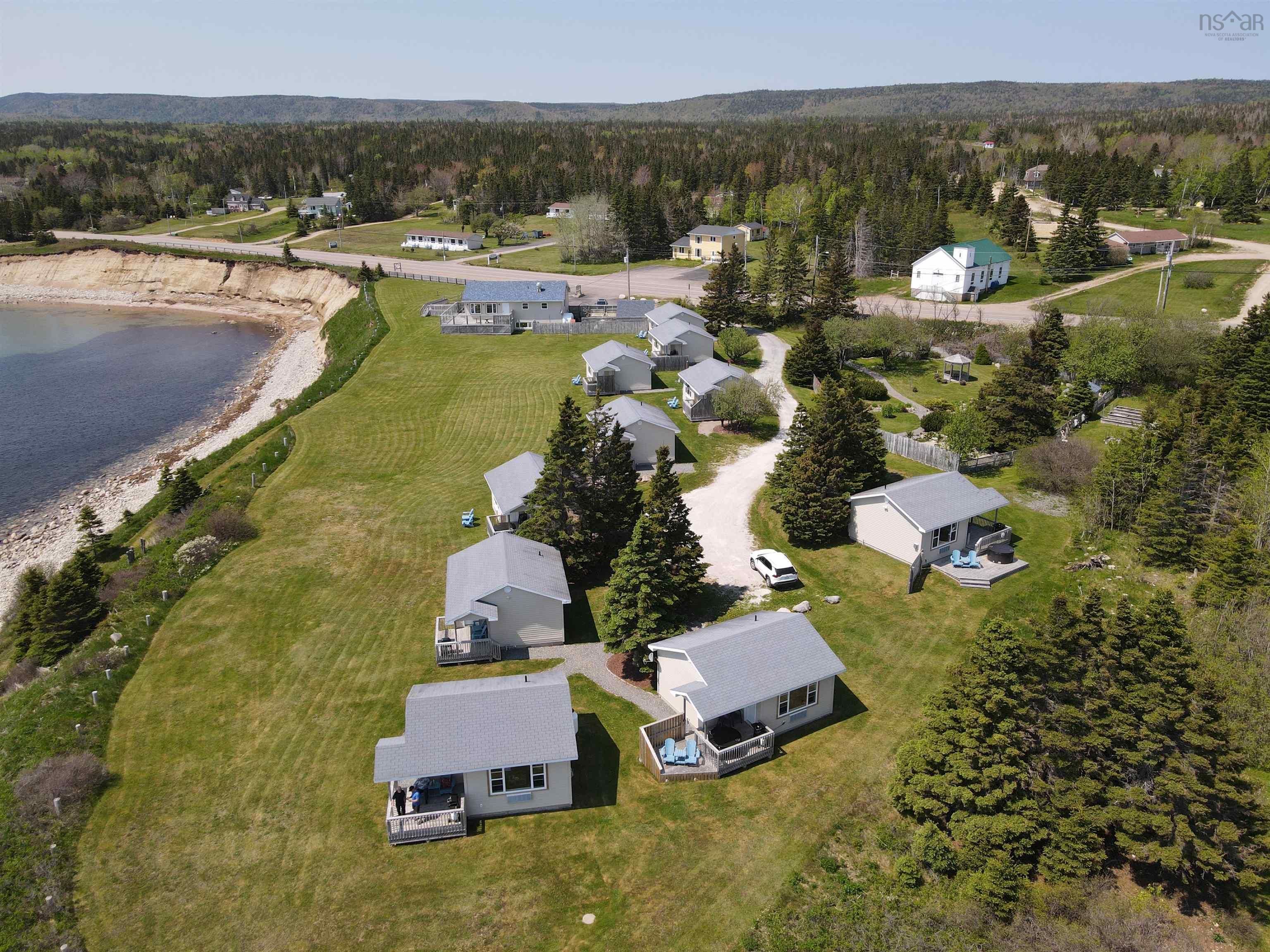 Main Photo: 36083 Cabot Trail Highway in Ingonish: 209-Victoria County / Baddeck Commercial  (Cape Breton)  : MLS®# 202312325