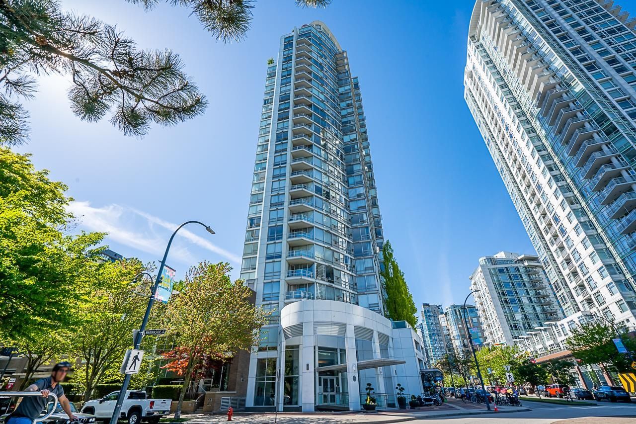 Main Photo: 2301 1201 MARINASIDE Crescent in Vancouver: Yaletown Condo for sale (Vancouver West)  : MLS®# R2815801