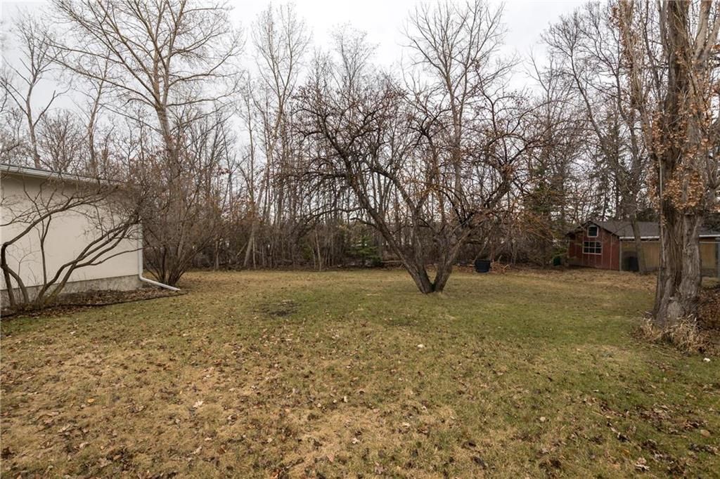 Photo 18: Photos: 4 McMurray Bay in Winnipeg: Bright Oaks Residential for sale (2C)  : MLS®# 202008911