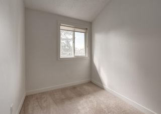 Photo 15: 836 68 Avenue SW in Calgary: Kingsland Semi Detached (Half Duplex) for sale : MLS®# A1250155