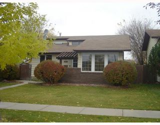 Photo 1: 1055 ABBEYDALE Drive NE in CALGARY: Abbeydale Residential Detached Single Family for sale (Calgary)  : MLS®# C3312404